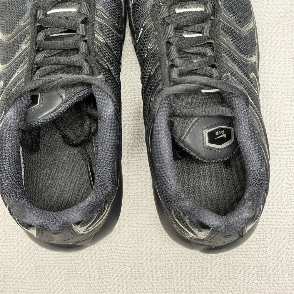 Nike Air Max Plus Shoes Unisex Kids Size 2.5 Black Low Top‎ Sneakers CD0610-001